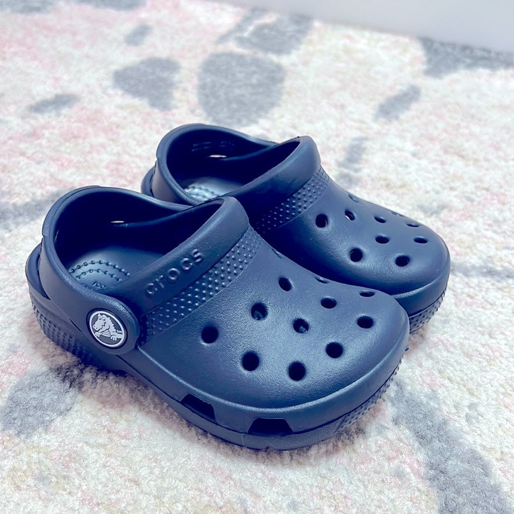 NWOT Toddler Crocs C7